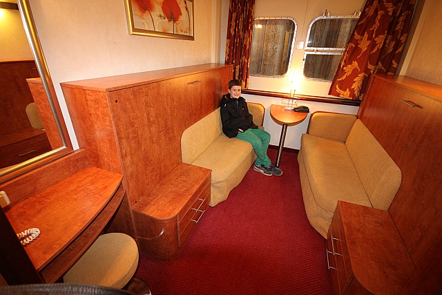 The cabins on 'Statendam' are the among the best that Feenstra Rhine Line seems to be offering in 2014. Relatively small, using warm colors, comparable to a nice 3-star hotel on shore.