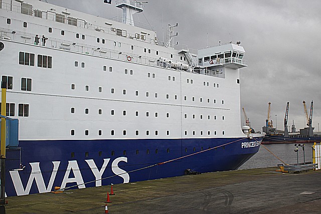 The Princess Seaways has an interesting history. It was built in Bremerhaven in 1986 for the Germany to Sweden route. In 1993 it then moved to Australia to serve the Melbourne to Tasmania route, where she sailed for 10 years.  Since 2007 it has been sailing the IJmuiden to Newcastle route for DFDS Seaways.