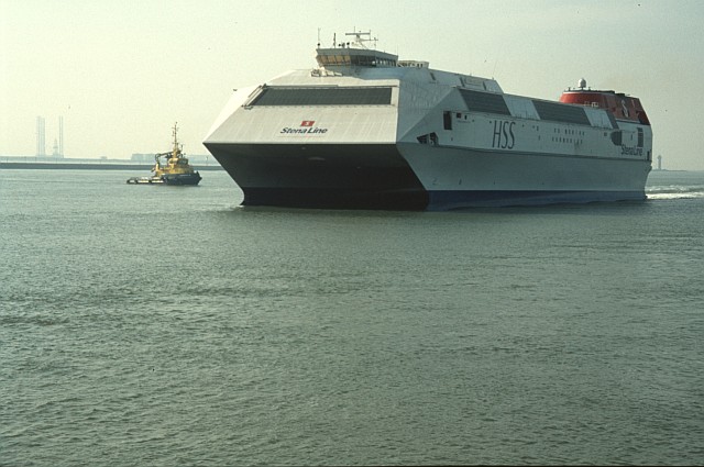 The brand new HSS Stena Discovery arriving at Hoek van Holland in the summer of 1997.
