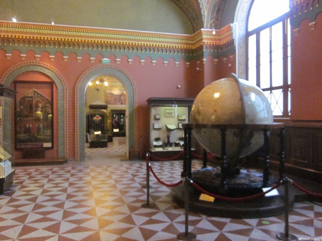In addition to the interesting exhibits, the elbaorately decorated museum halls are worth a visit by itself. Great to find links between Russia and my home country the Netherlands, for example through this Amsterdam-made globe of the world.