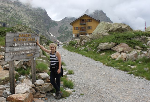 Only days after finsihing the Nijmegen Marches we make a beautiful hike in the Italian Alps, as part of a family road trip holiday in Italy and France.