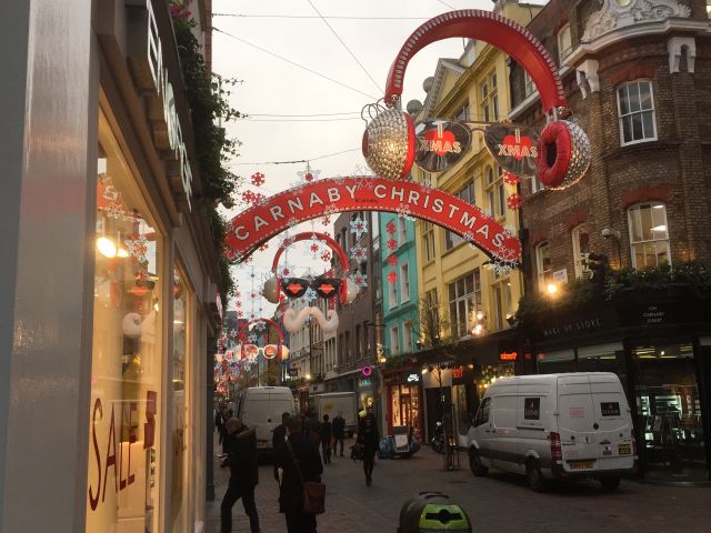 My third trip to London in 2014 is all about work, although the office is right in the middle of SOHO, just off Carnaby Street, so I do get some of the Christmas atmosphere.