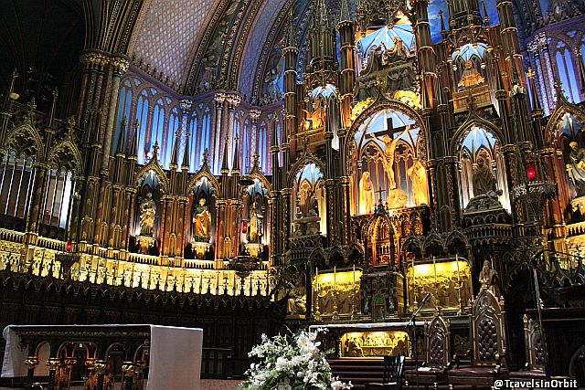 But with the richest classic church interior of the North American continent! Theatrical perhaps. You can easily spend a few hours just gazing at the rich decorations. As the locals say: If you haven't seen Notre Dame, you haven't seen Montreal!