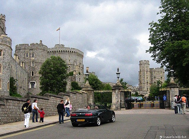 Just outside of London we check if the Queen is home. Windsor Castle. Not sure if you can still drive all the way up to the main gate like this nowadays.